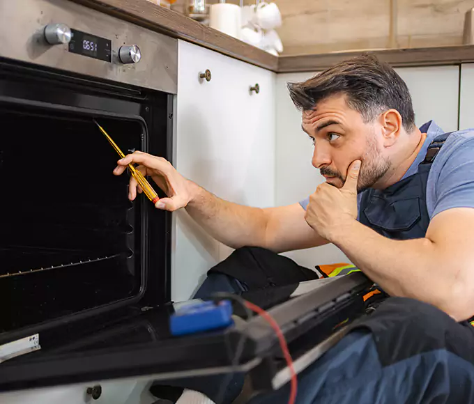 Why Cranston Households Choose Cranston Appliance Pro for Every Gas Oven Fix?